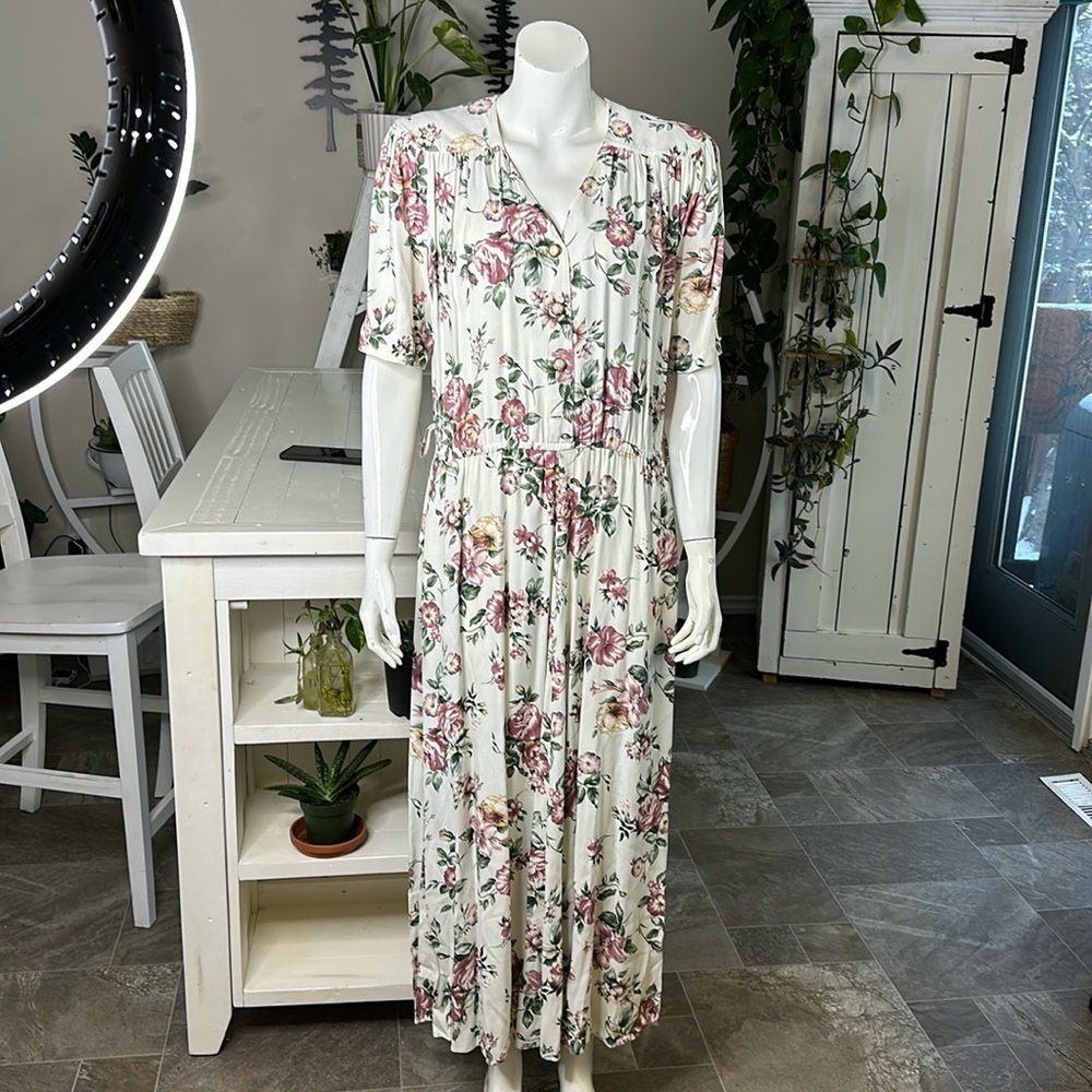 Vintage tall girl floral pastel cream dress with shoulder pads and brass buttons